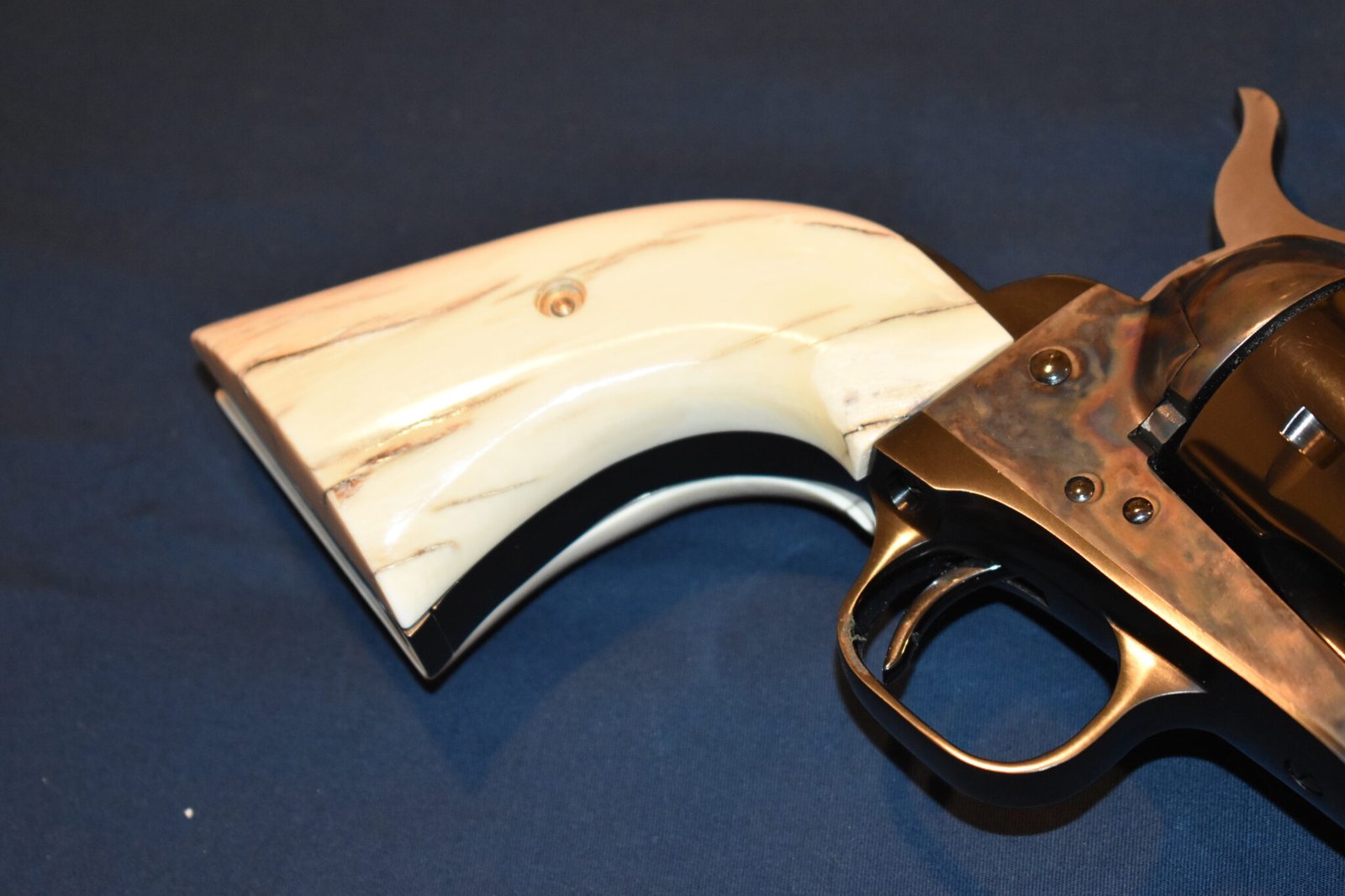 COLT SINGLE ACTION ARMY (S.A.A.) MAMMOTH IVORY GRIPS SAAMI9 - Image 11