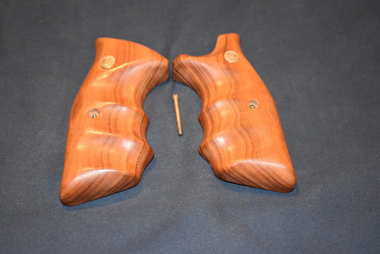 SMITH & WESSON K FRAME SQUARE BUTT FACTORY COMBAT GRIPS KSQC4 - Image 2