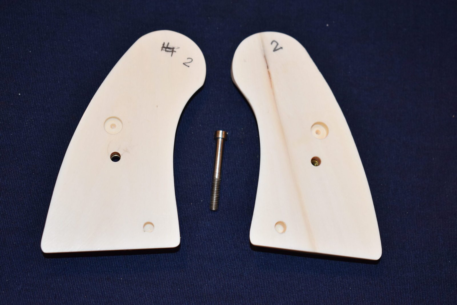 COLT I FRAME IVORY SERVICE GRIPS FOR A COLT PYTHON PI6 (OHIO RESIDENTS ONLY) - Image 3