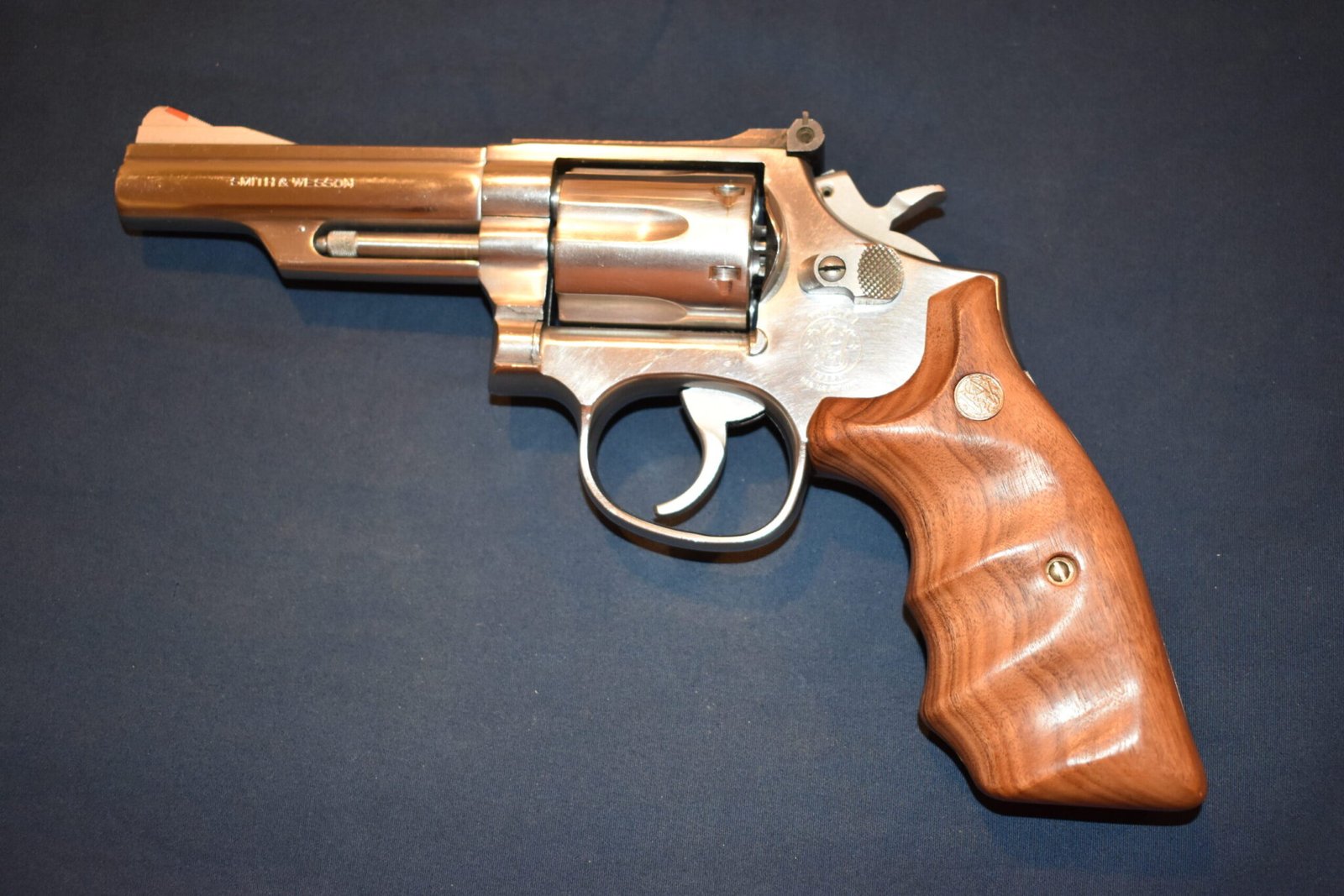 SMITH & WESSON K FRAME SQUARE BUTT FACTORY COMBAT GRIPS KSQC4 - Image 4