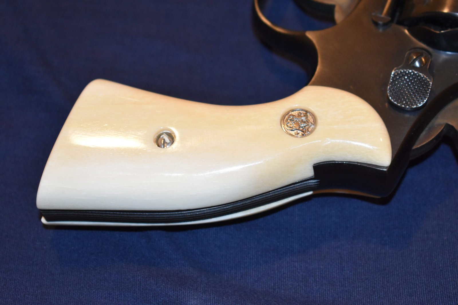 SMITH & WESSON K OR L FRAME SQUARE BUTT GIRAFFE BONE GRIPS KSQBGB1 - Image 5