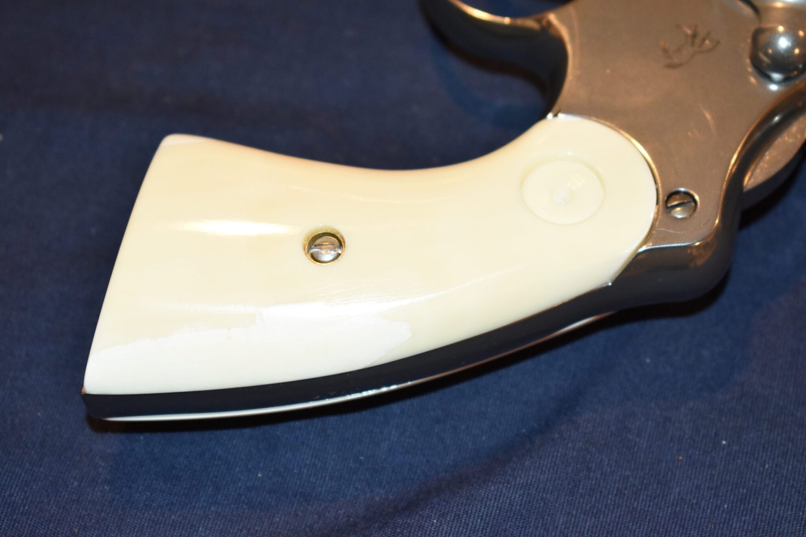 COLT PYTHON FOSSILIZED WALRUS IVORY GRIPS FWIP4 - Image 5