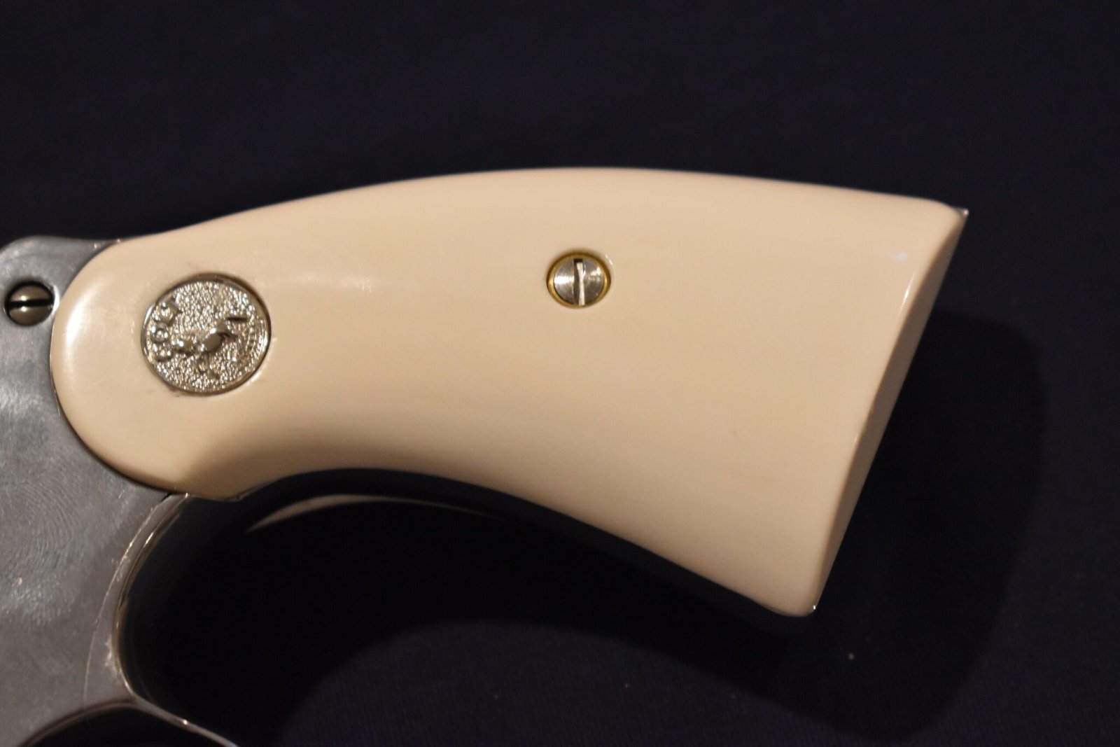 COLT I FRAME IVORY SERVICE GRIPS FOR A COLT PYTHON PI6 (OHIO RESIDENTS ONLY) - Image 12