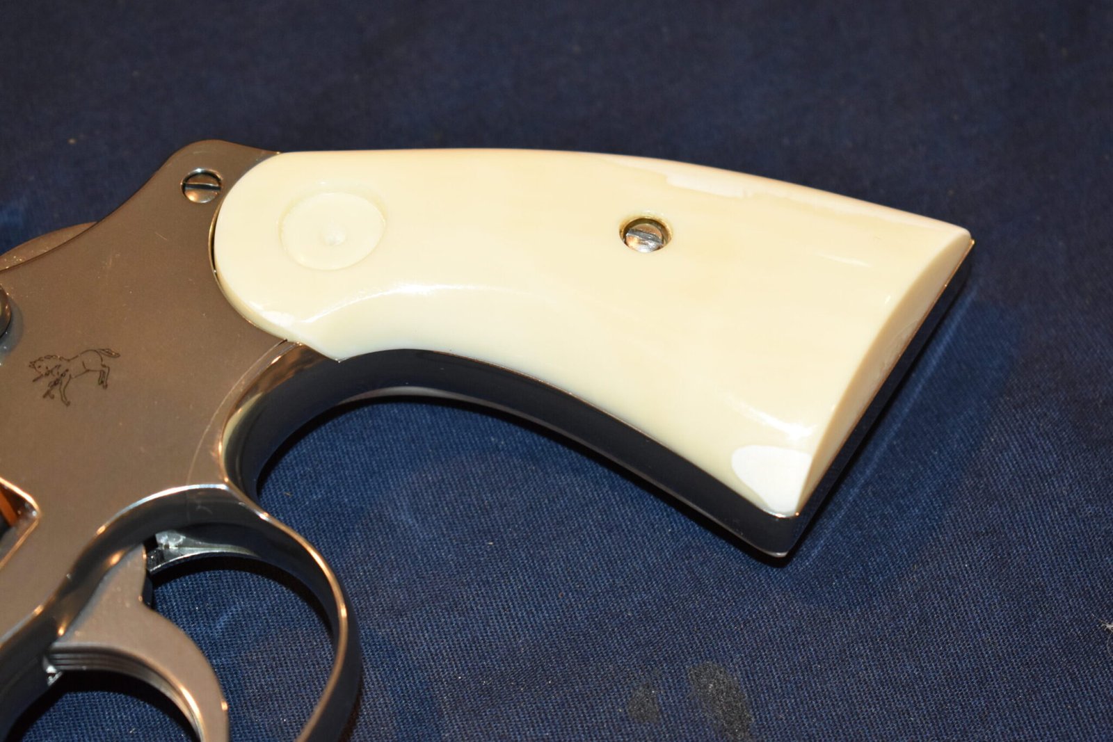 COLT PYTHON FOSSILIZED WALRUS IVORY GRIPS FWIP4 - Image 12