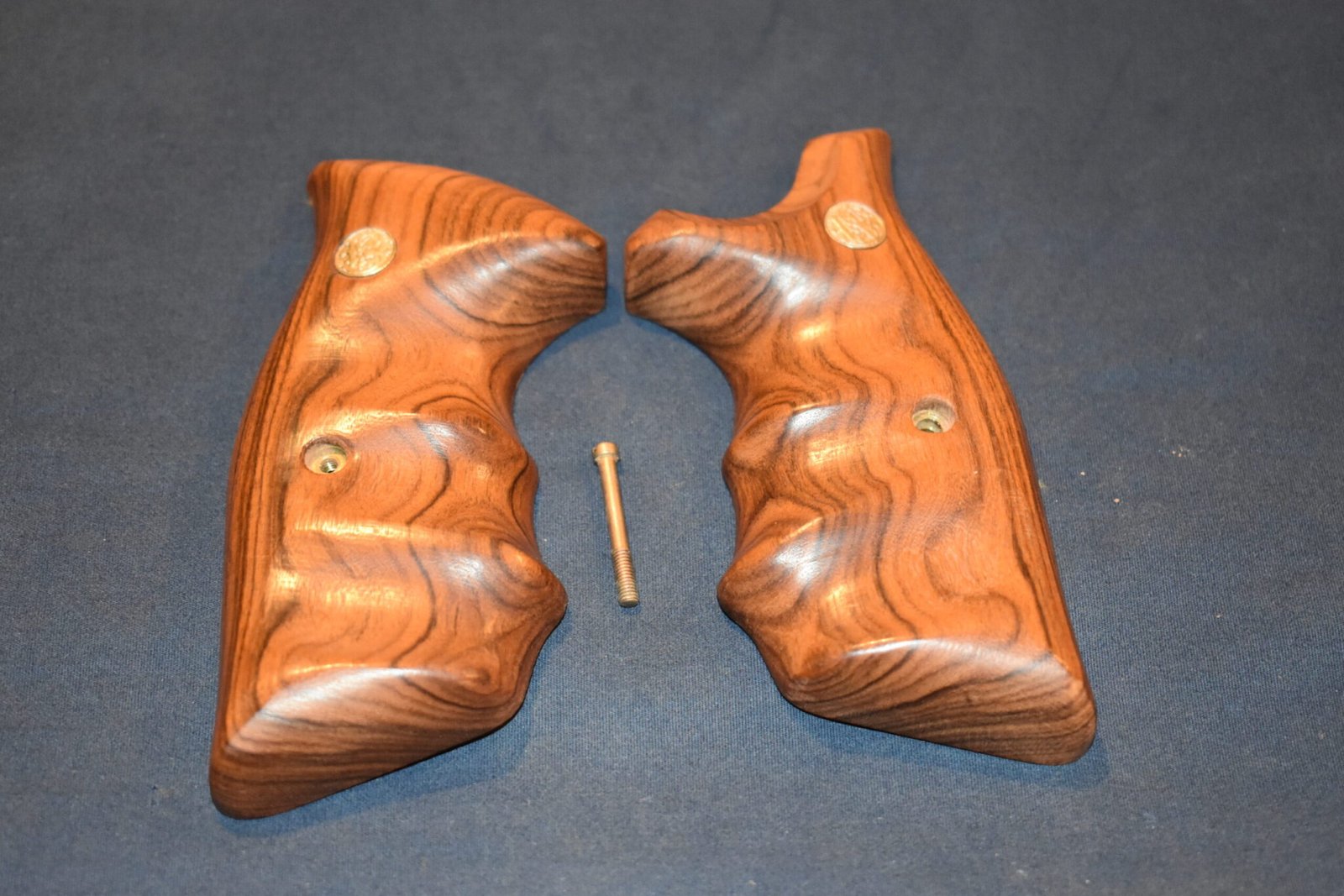SMITH & WESSON K FRAME SQUARE BUTT FACTORY COMBAT GRIPS KSQC5 - Image 2