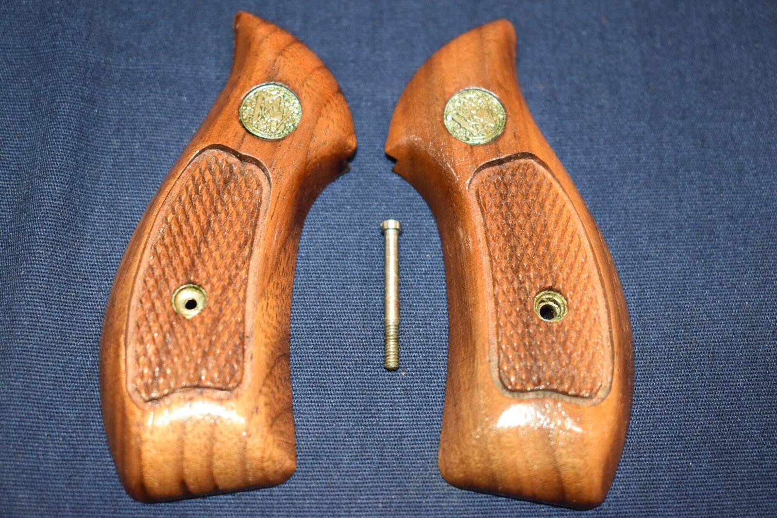 SMITH & WESSON J FRAME MAGNA GRIPS JRBM6