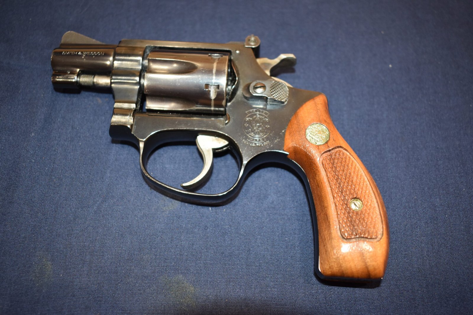 SMITH & WESSON J FRAME MAGNA GRIPS JRBM6 - Image 4