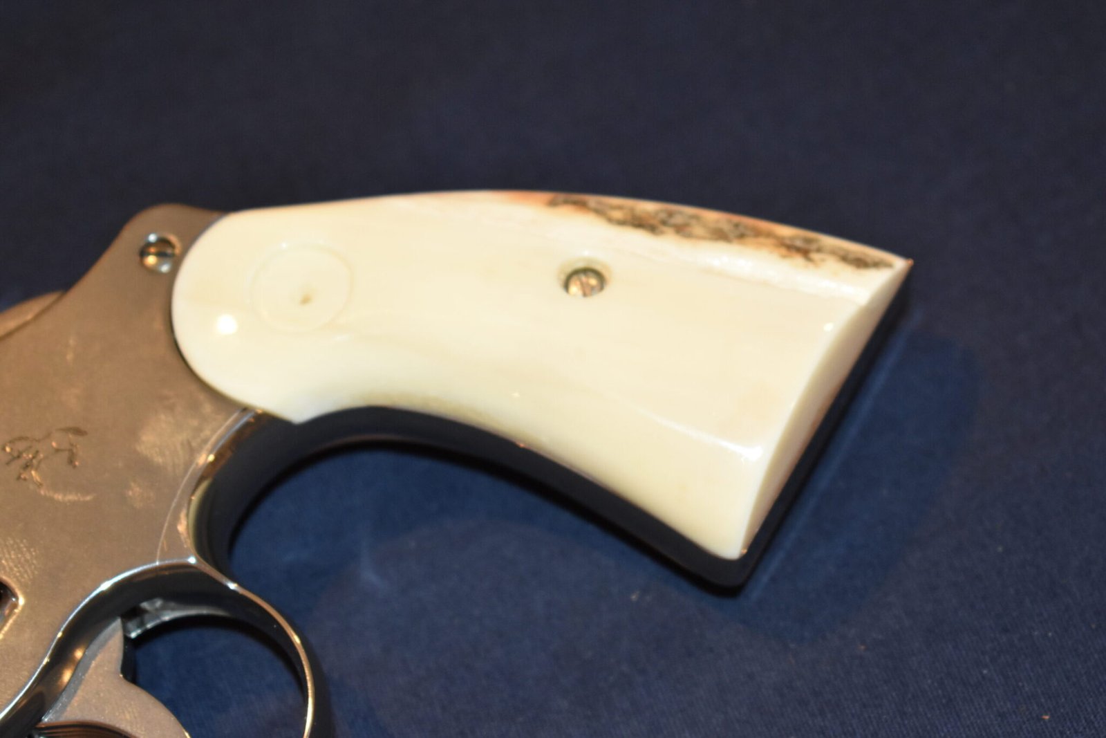 COLT PYTHON FOSSILIZED WALRUS IVORY GRIPS FWIP1 - Image 13