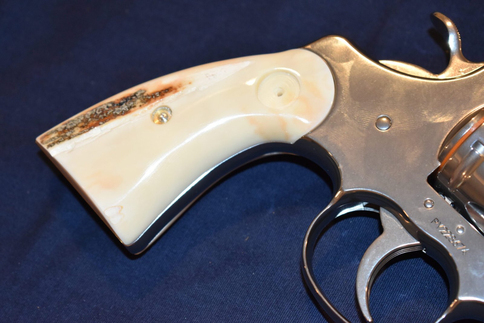 COLT PYTHON FOSSILIZED WALRUS IVORY GRIPS FWIP1 - Image 12