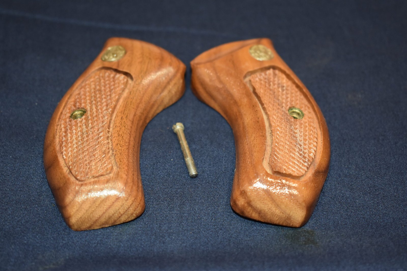 SMITH & WESSON J FRAME ROUND BUTT TARGET GRIP JRBT6 - Image 2