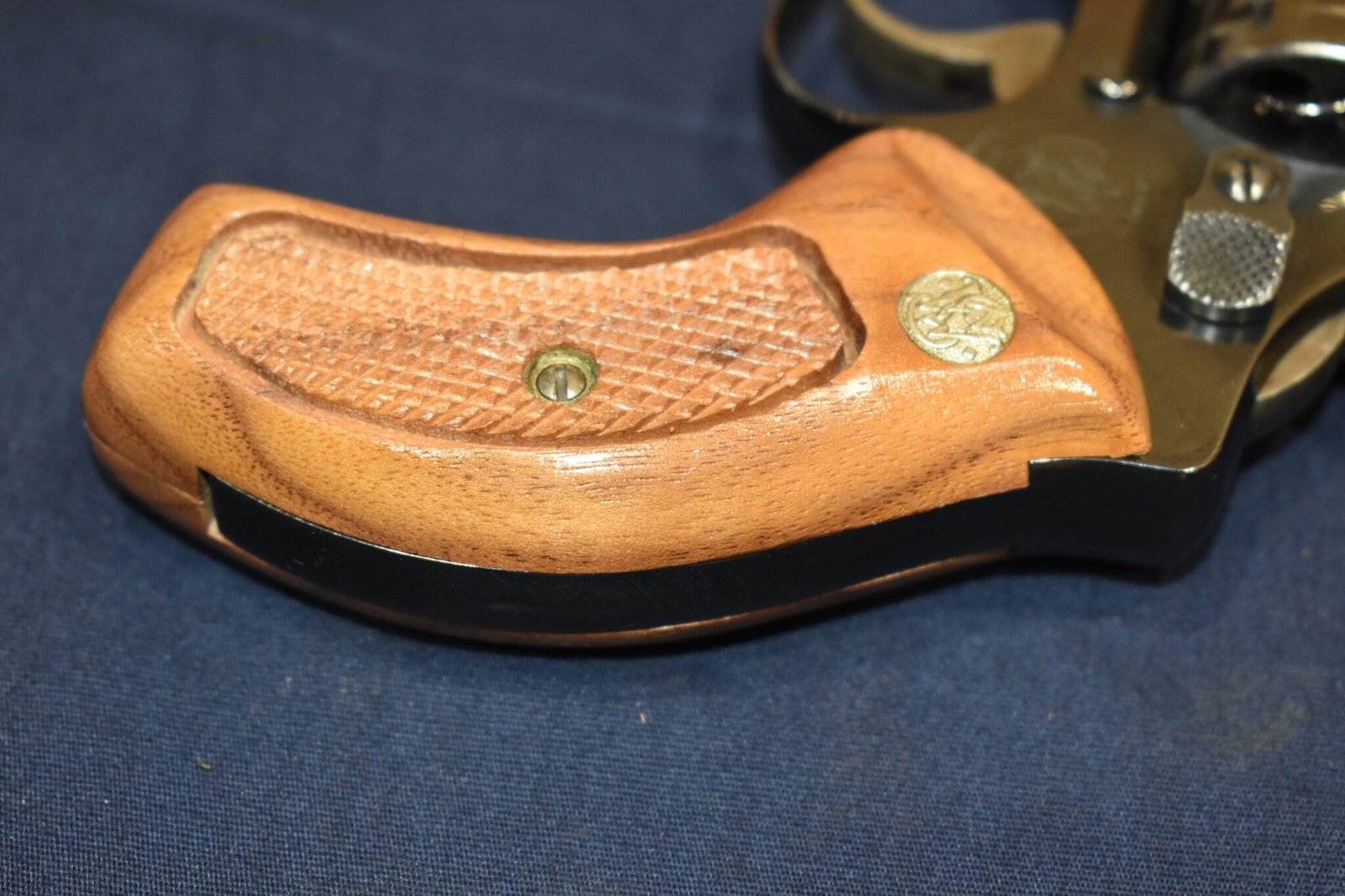 SMITH & WESSON J FRAME ROUND BUTT TARGET GRIP JRBT6 - Image 5