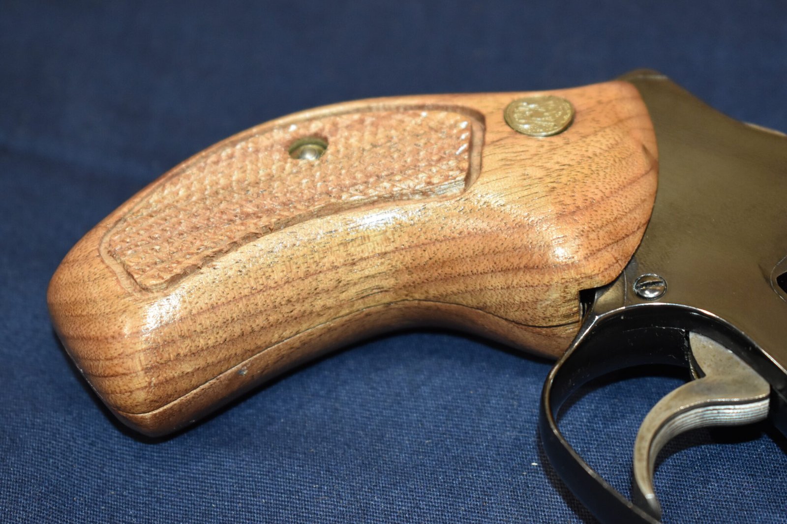 SMITH & WESSON J FRAME ROUND BUTT TARGET GRIP JRBT6 - Image 11