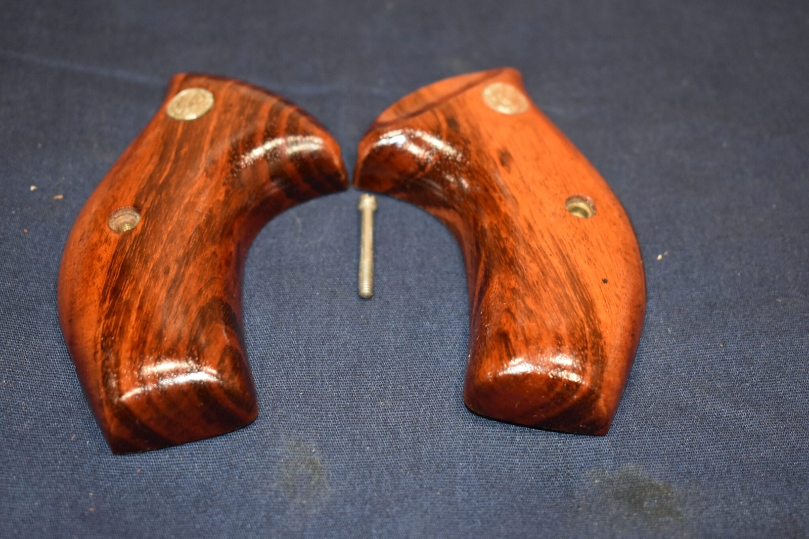 SMITH & WESSON J FRAME ROUND BUTT TARGET GRIP JRBT5 - Image 2