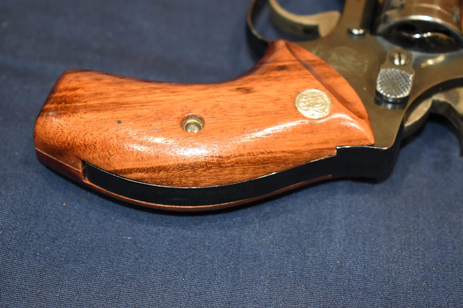 SMITH & WESSON J FRAME ROUND BUTT TARGET GRIP JRBT5 - Image 5