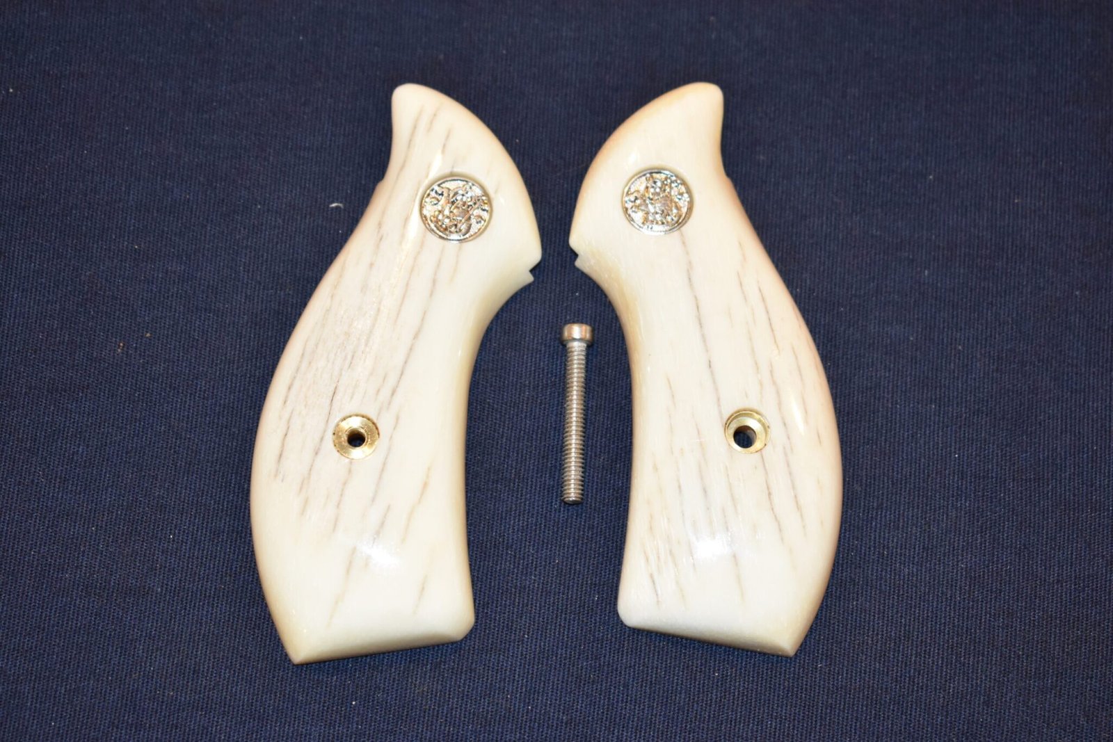 SMITH & WESSON J FRAME PREMIUM GRADE GIRAFFE BONE GRIPS JRBGB2