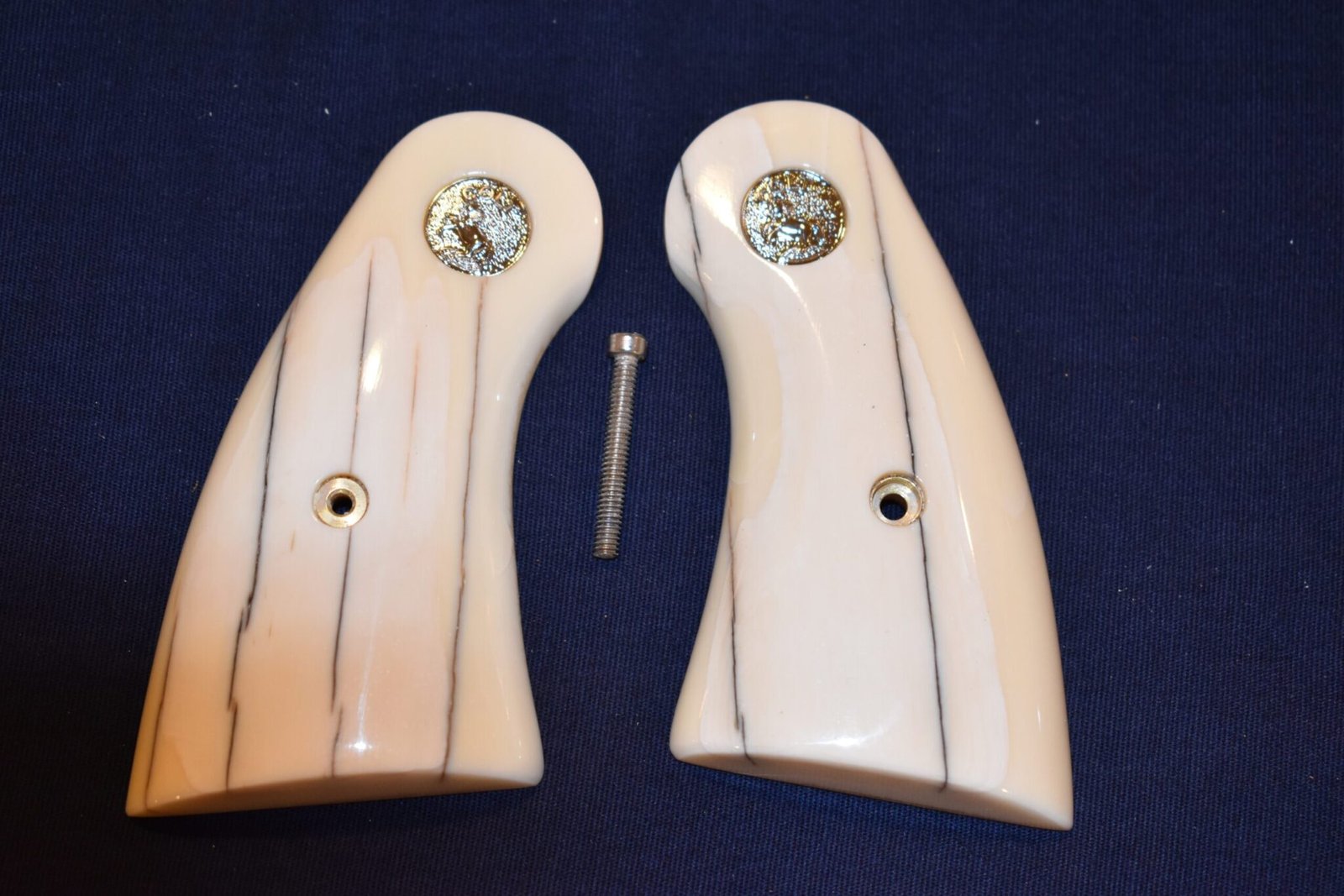COLT PYTHON FOSSILIZED WALRUS IVORY GRIPS FWIP2 - Image 2