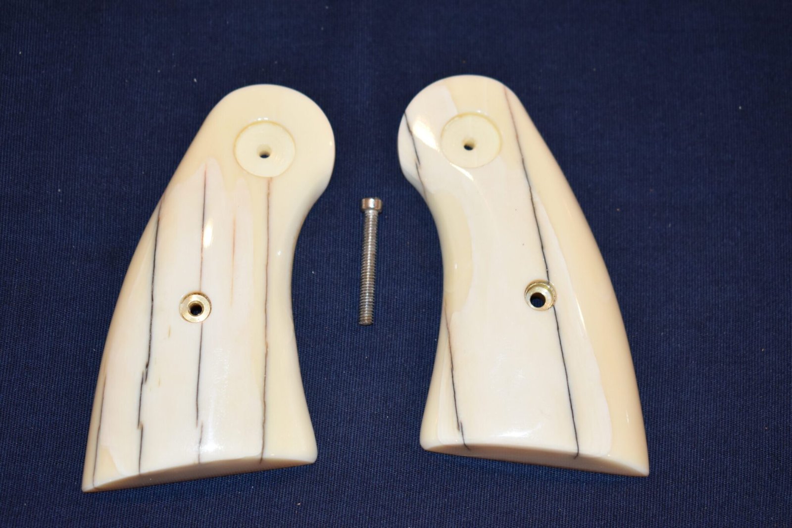 COLT PYTHON FOSSILIZED WALRUS IVORY GRIPS FWIP2 - Image 3