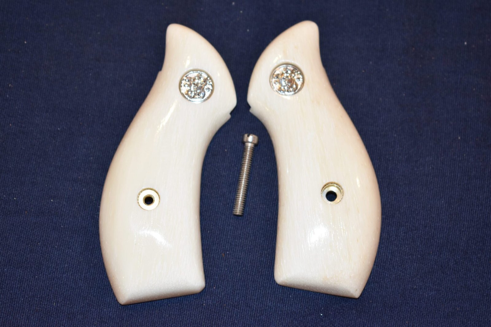 SMITH & WESSON J FRAME PREMIUM GRADE GIRAFFE BONE GRIPS JGB7