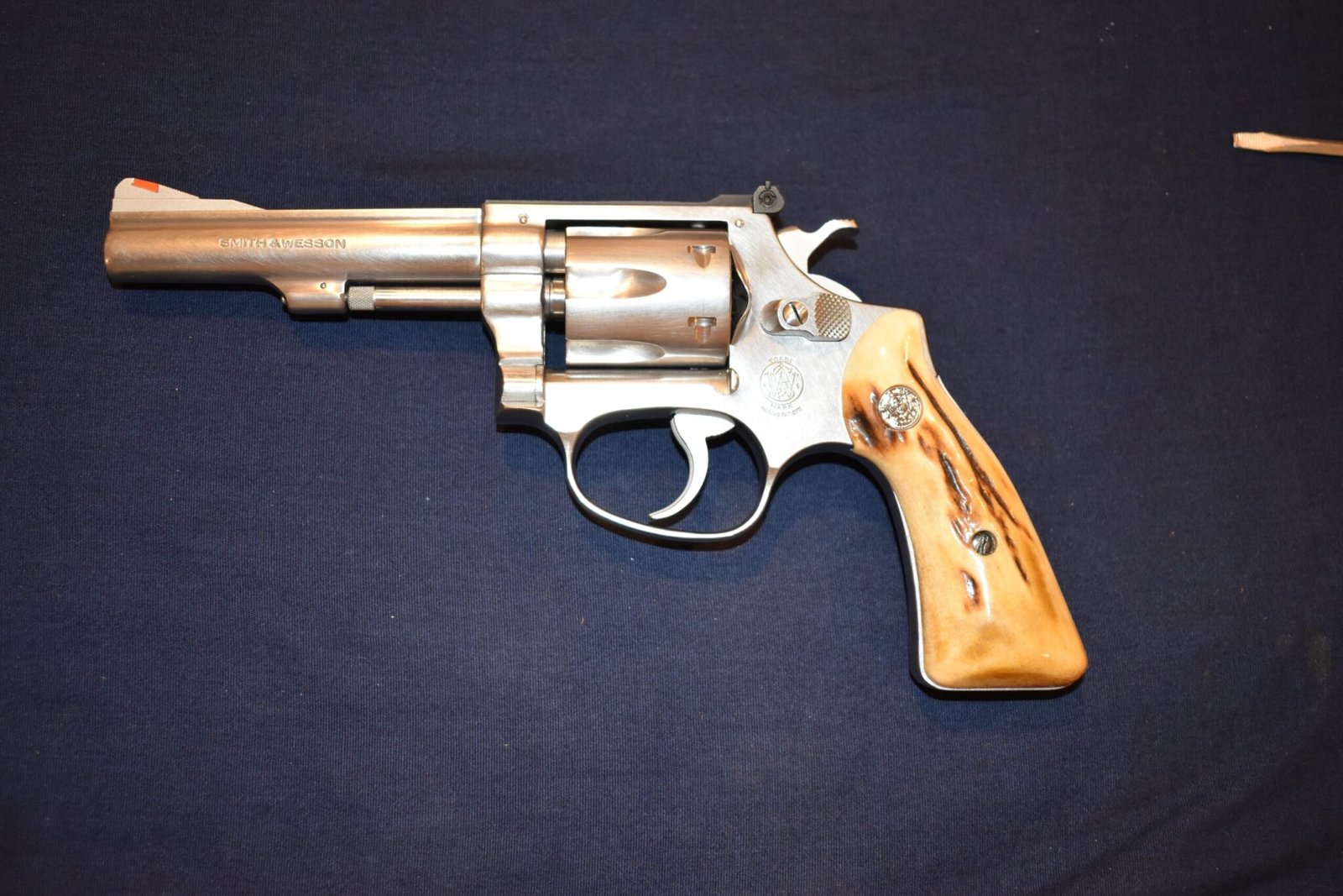 SMITH & WESSON J FRAME SQUARE BUTT VINTAGE STAG GRIPS JSQS5 - Image 4