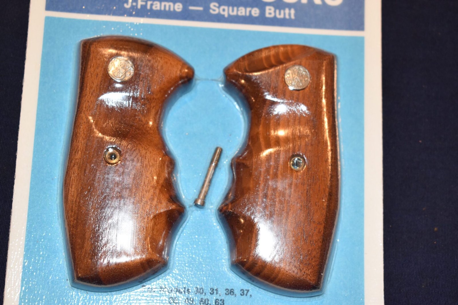 SMITH & WESSON J FRAME COMBAT GRIPS JC11 - Image 2