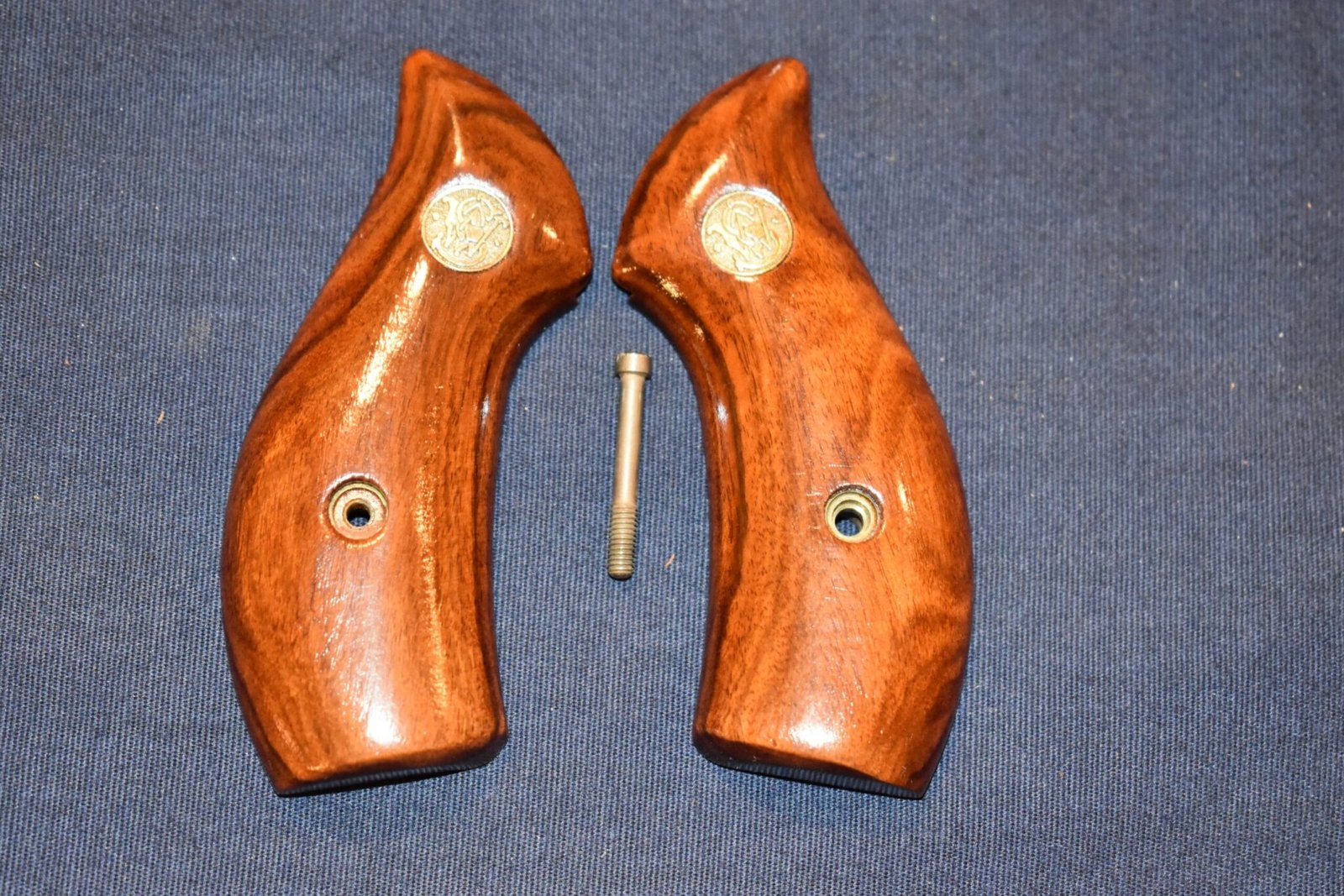 SMITH & WESSON J FRAME PRESENTATION GRIPS JPMRB4