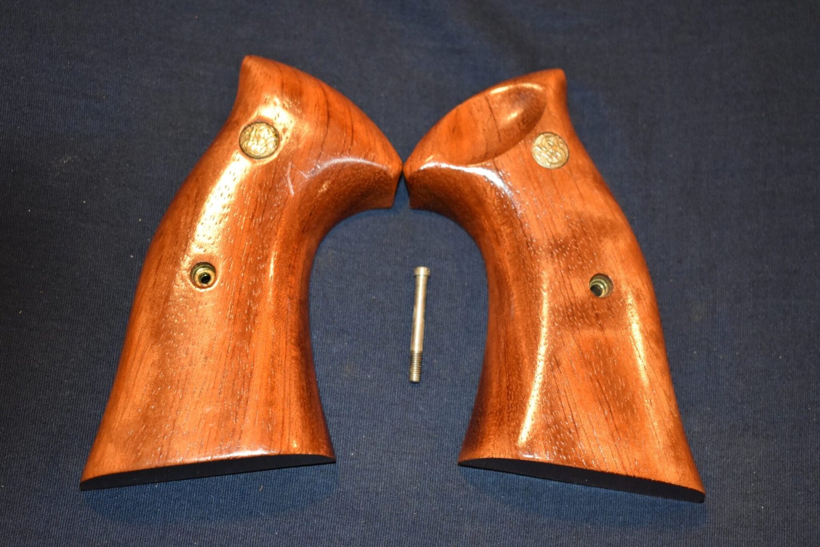 SMITH & WESSON FACTORY K FRAME PRESENTATION TARGET GRIPS KPT13