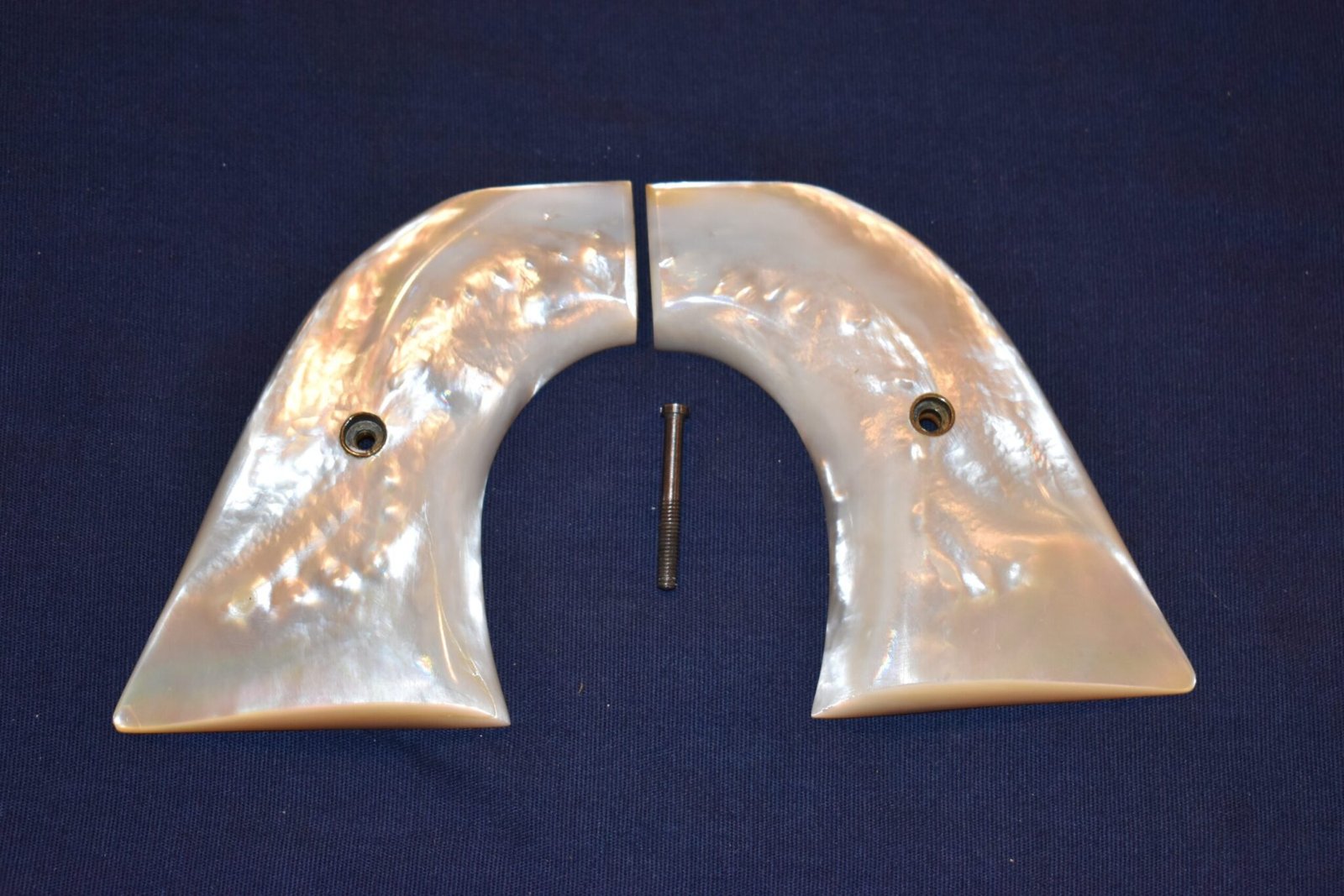 COLT SINGLE ACTION ARMY (S.A.A.) MOTHER OF PEARL GRIPS SAAMP4