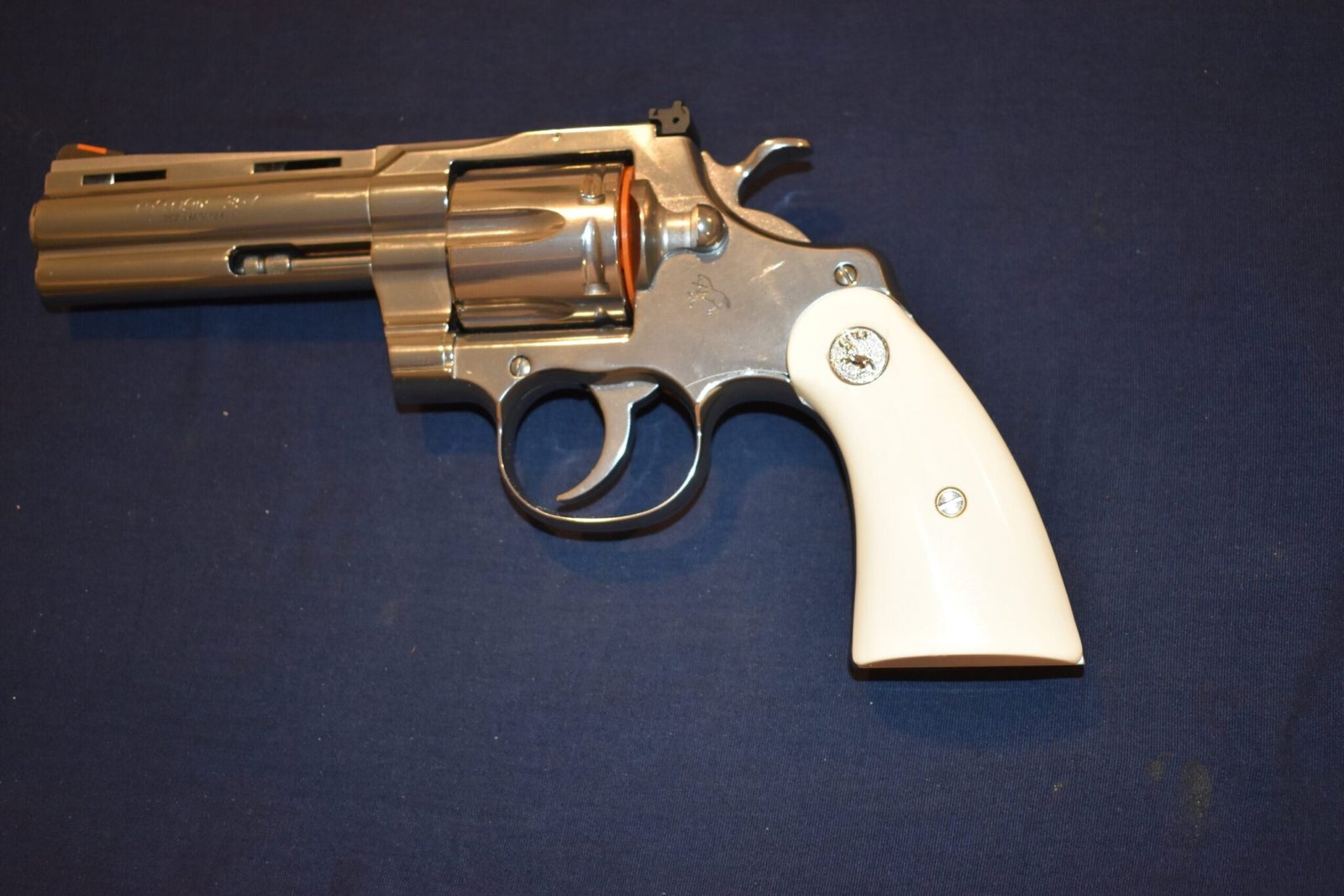 COLT I FRAME IVORY SERVICE GRIPS FOR A COLT PYTHON PI6 (OHIO RESIDENTS ONLY) - Image 4