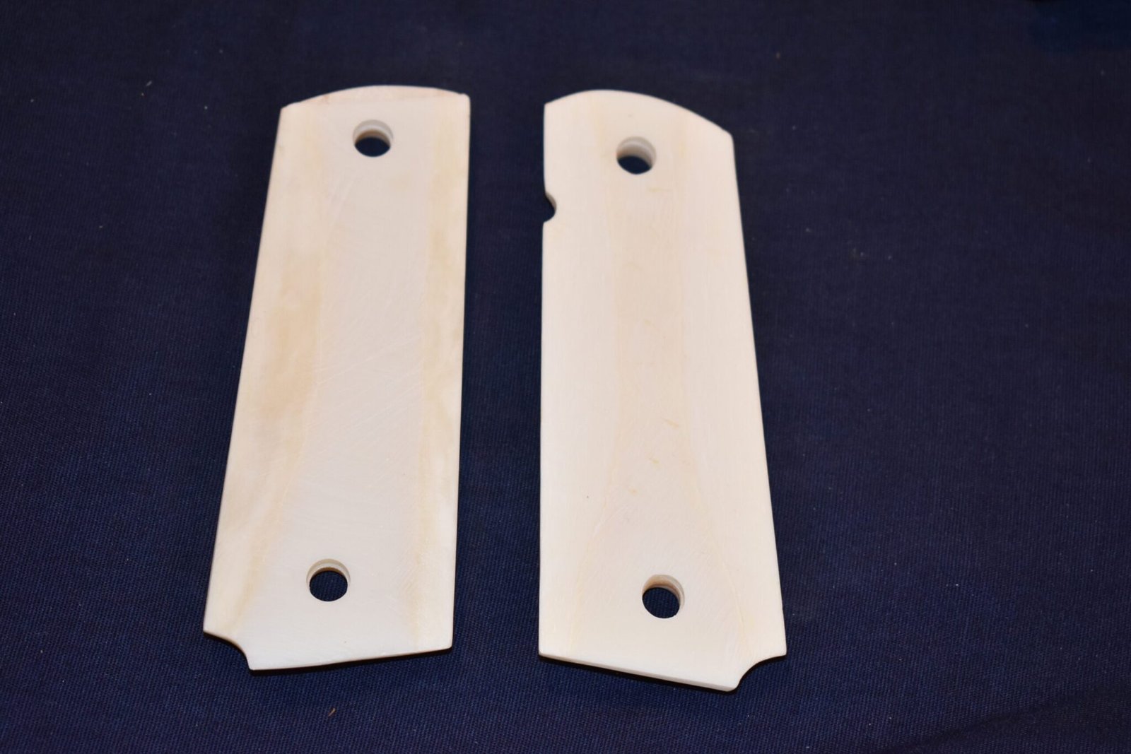 COLT 1911 CHECKERED BUFFALO BONE GRIPS 1911BB9 - Image 3