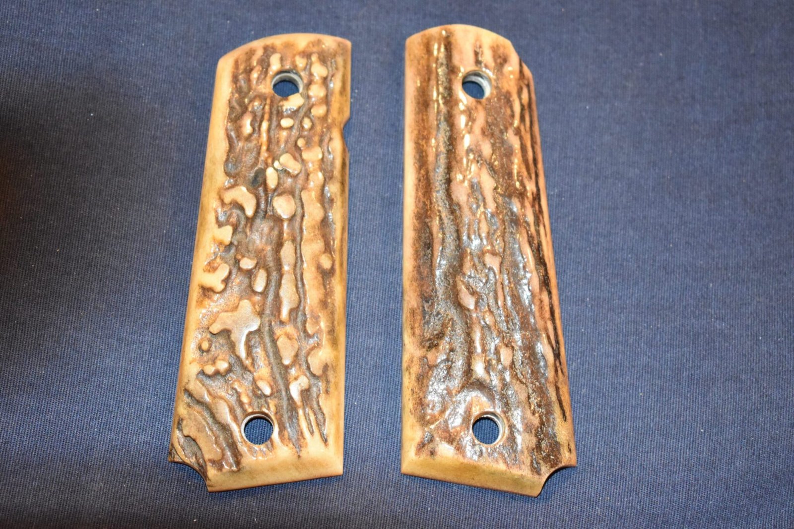 COLT 1911 VINTAGE SAMBAR STAG GRIPS 1911SS35