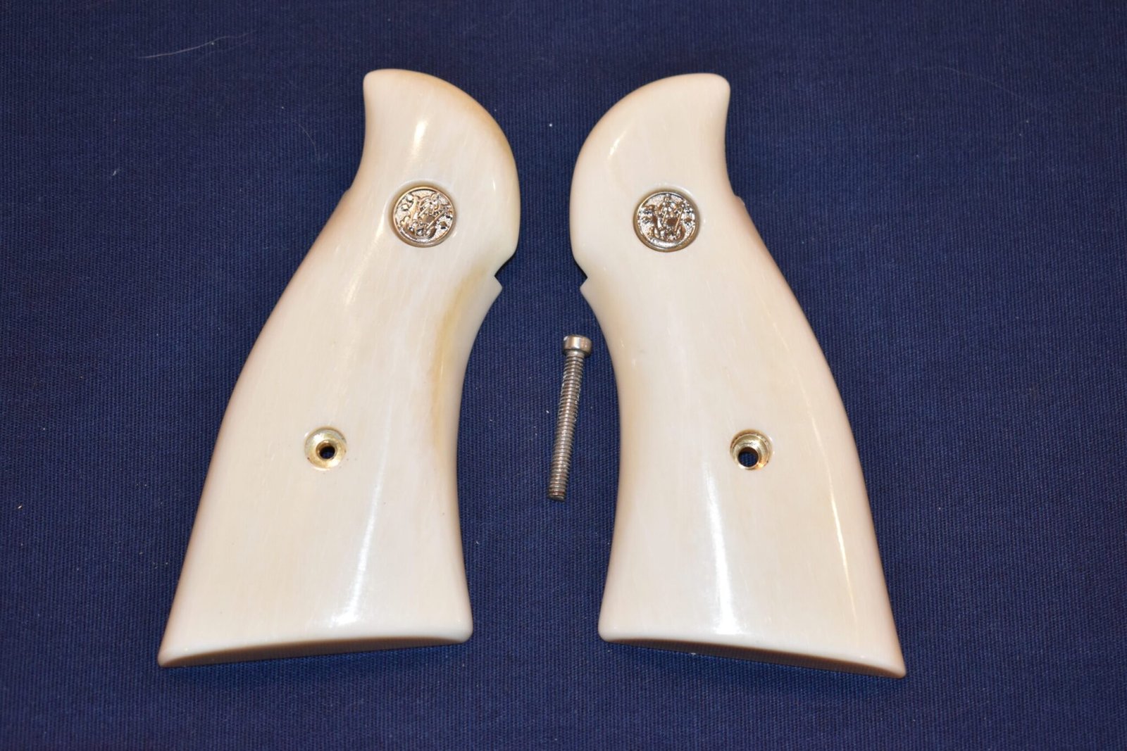 SMITH & WESSON N FRAME GIRAFFE BONE GRIPS SWNGB4
