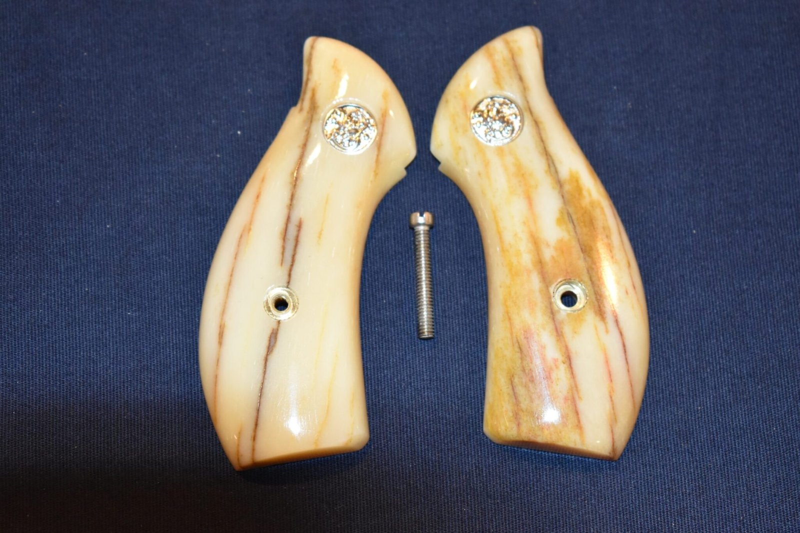SMITH & WESSON J FRAME GIRAFFE BONE GRIPS JGB11