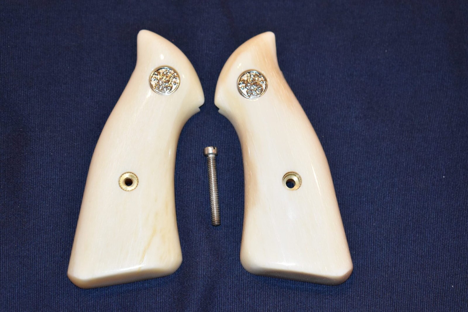 SMITH & WESSON J FRAME PREMIUM GRADE SQUARE BUTT GIRAFFE BONE GRIPS JGB12