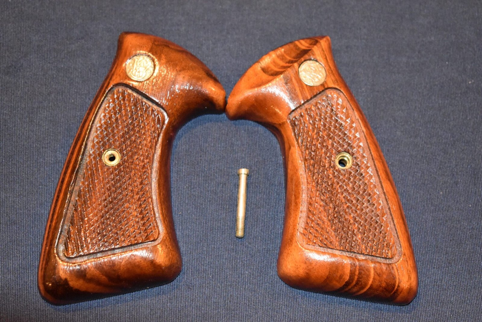 SMITH & WESSON J FRAME TARGET GRIP JT16