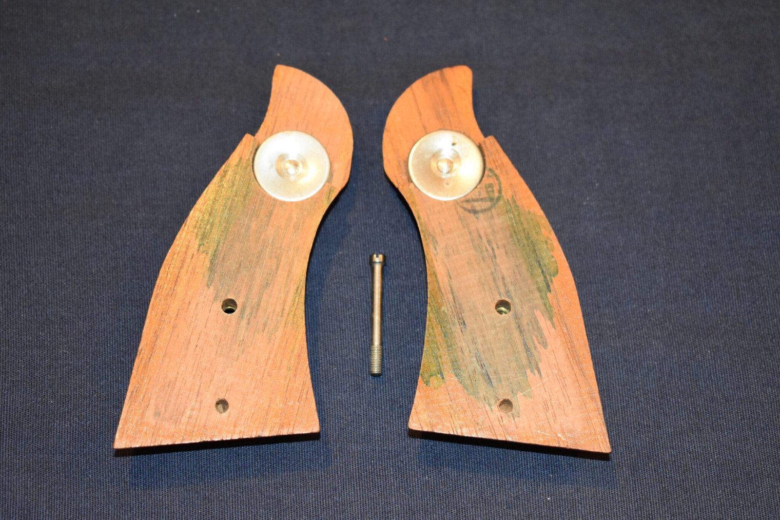 SMITH & WESSON K FRAME SQUARE BUTT FACTORY MAGNA GRIPS KSQPCM1 - Image 3