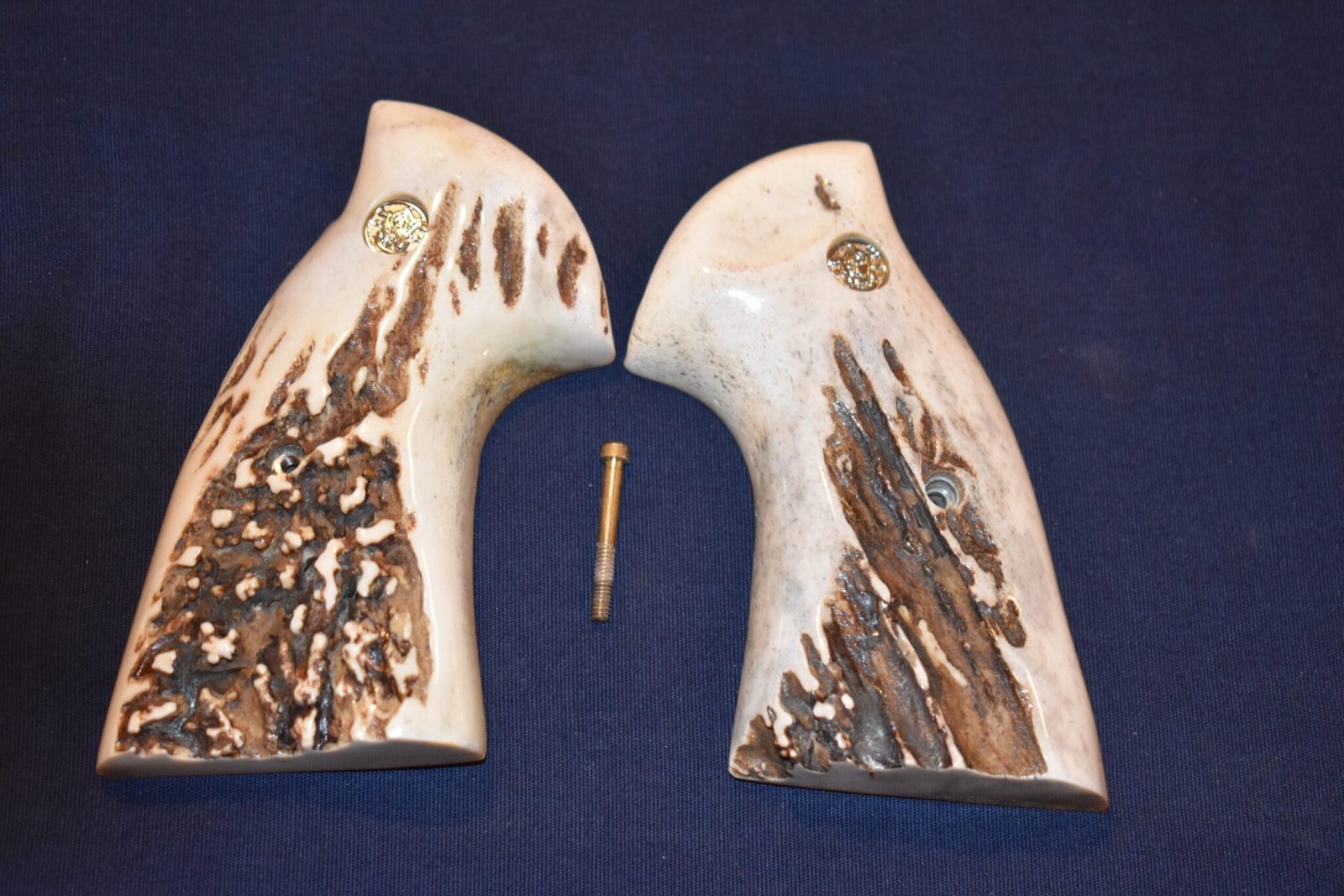 SMITH & WESSON K FRAME TARGET SQUARE BUTT SAMBAR STAG GRIPS KSQSS12