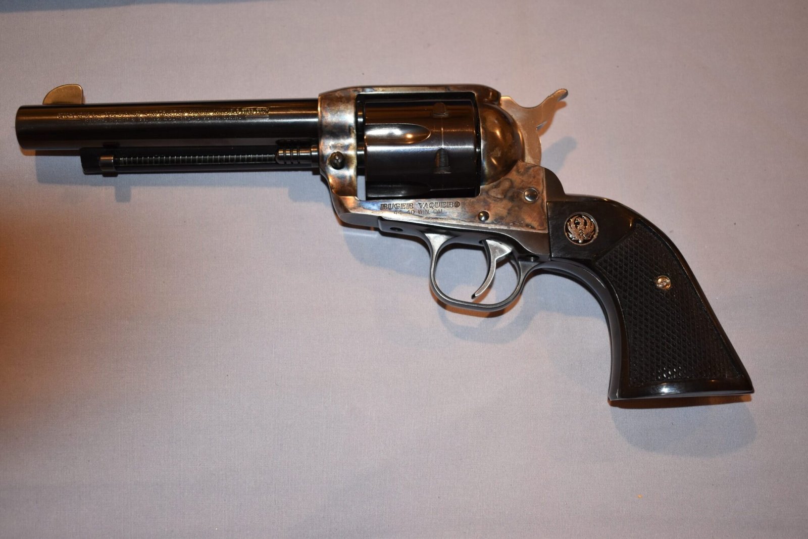RUGER NEW MODEL BLACKHAWK OR OLD VAQUERO CHECKERED BUFFALO HORN GRIPS RBHBH13 - Image 4