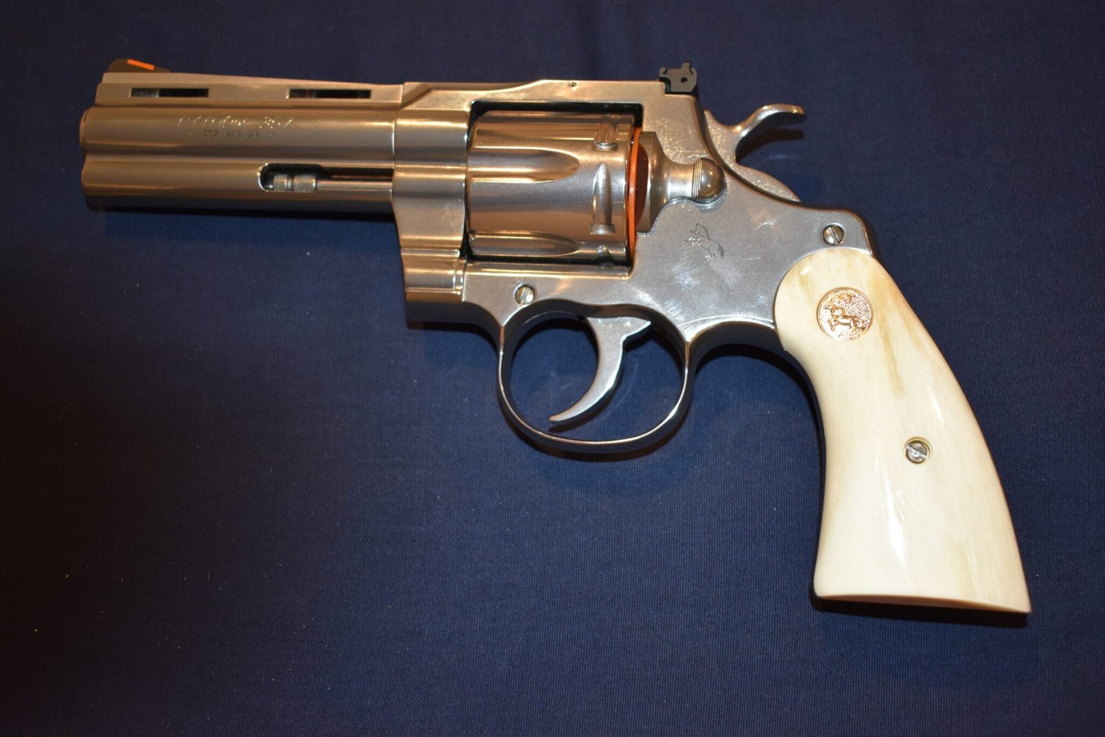 COLT PYTHON PREMIUM GRADE GIRAFFE BONE GRIPS CPGB8 - Image 4