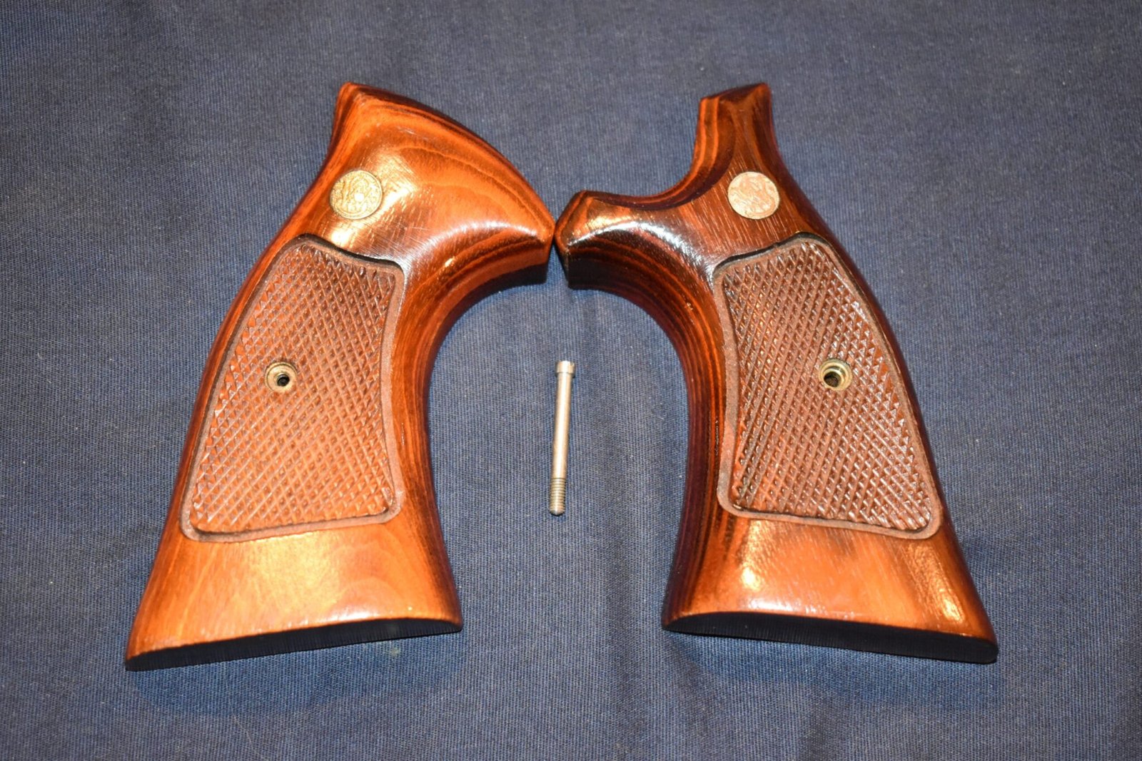 SMITH & WESSON FACTORY K FRAME TARGET GRIPS KCT16