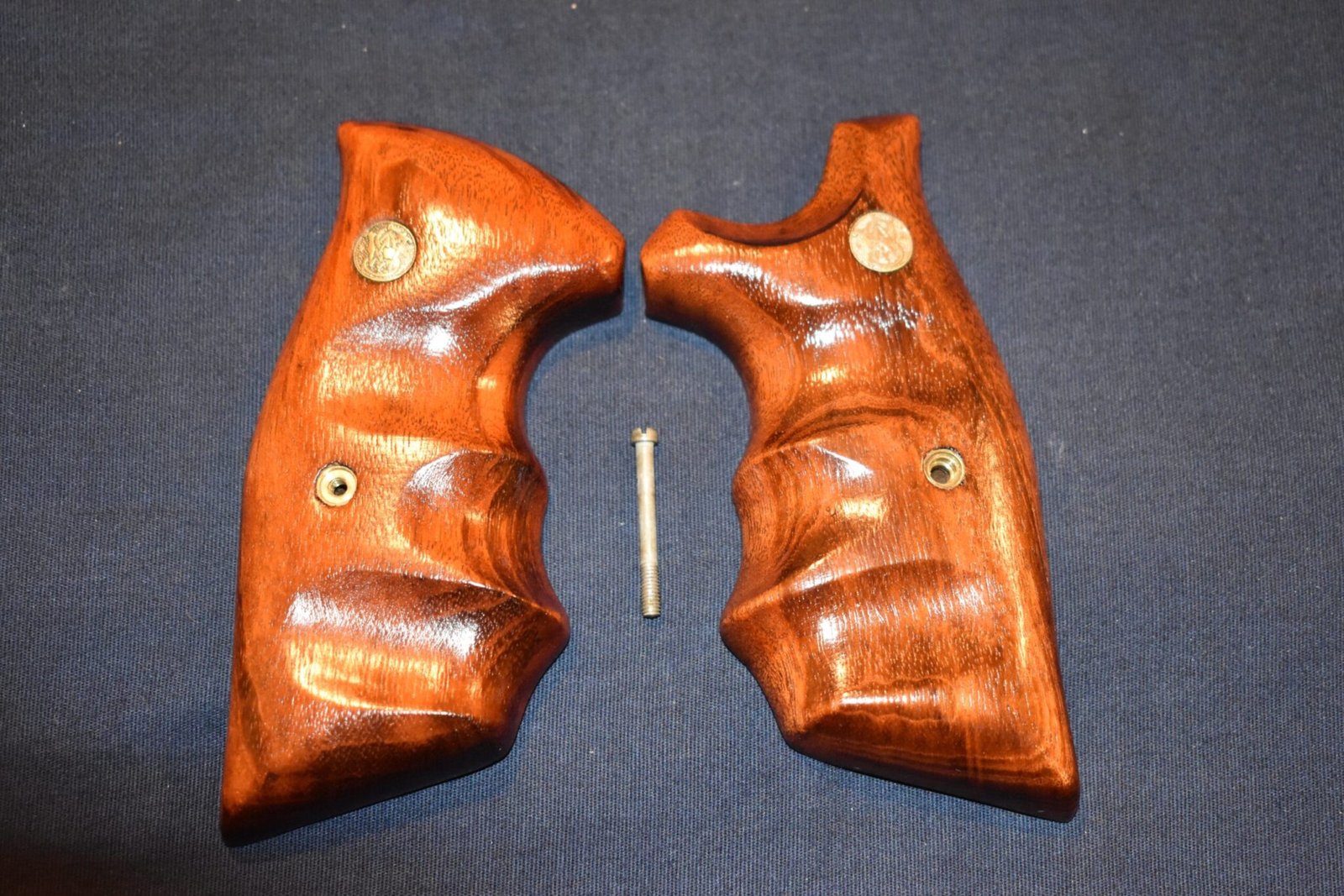 SMITH & WESSON K FRAME SQUARE BUTT FACTORY COMBAT GRIPS KSQC3