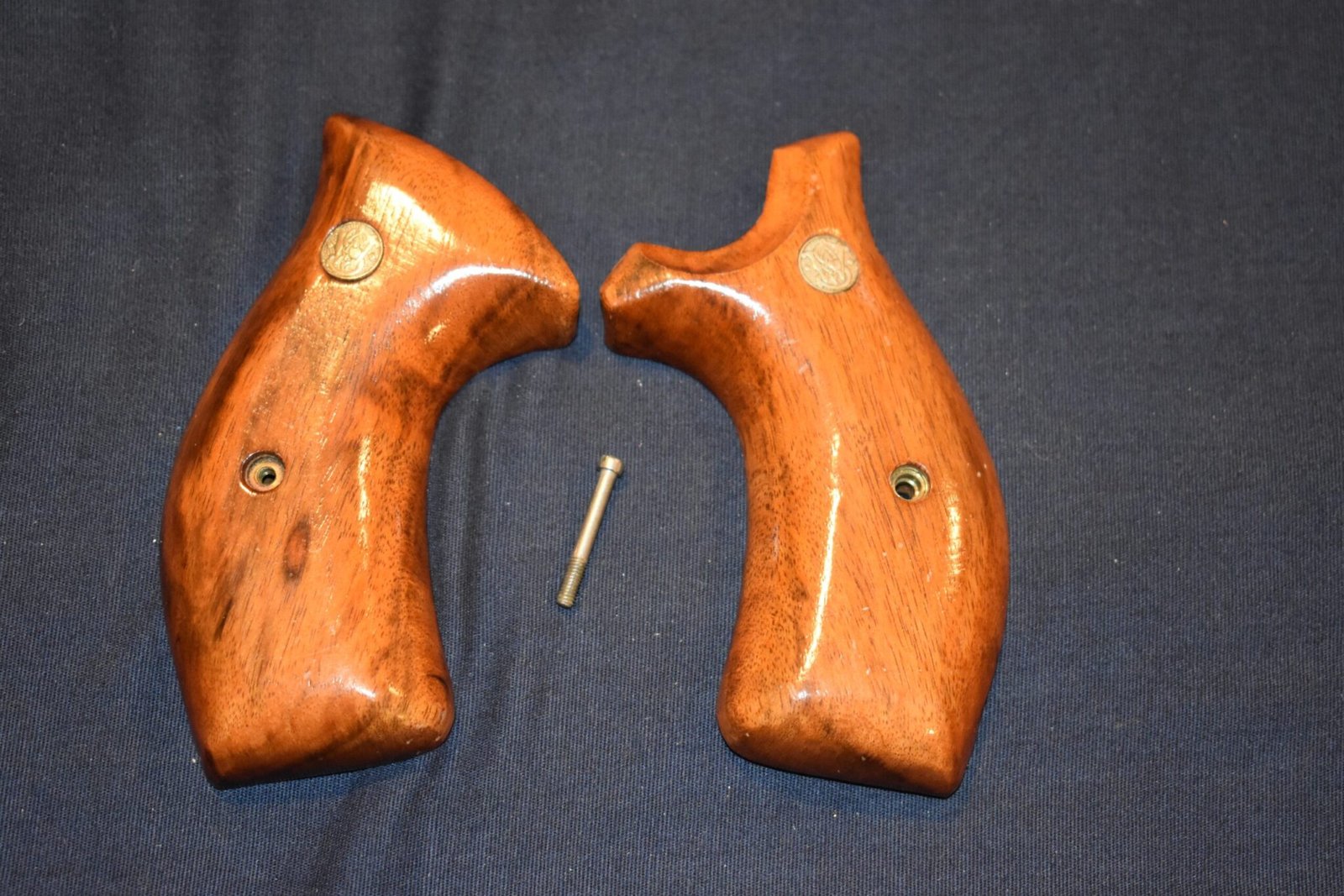 SMITH & WESSON FACTORY K FRAME ROUND BUTT PRESENTATION TARGET GRIPS KRBTP5