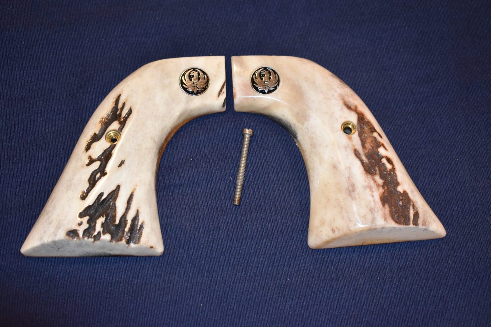 RUGER SUPER BLACKHAWK SAMBAR STAG GRIPS RSBHS8