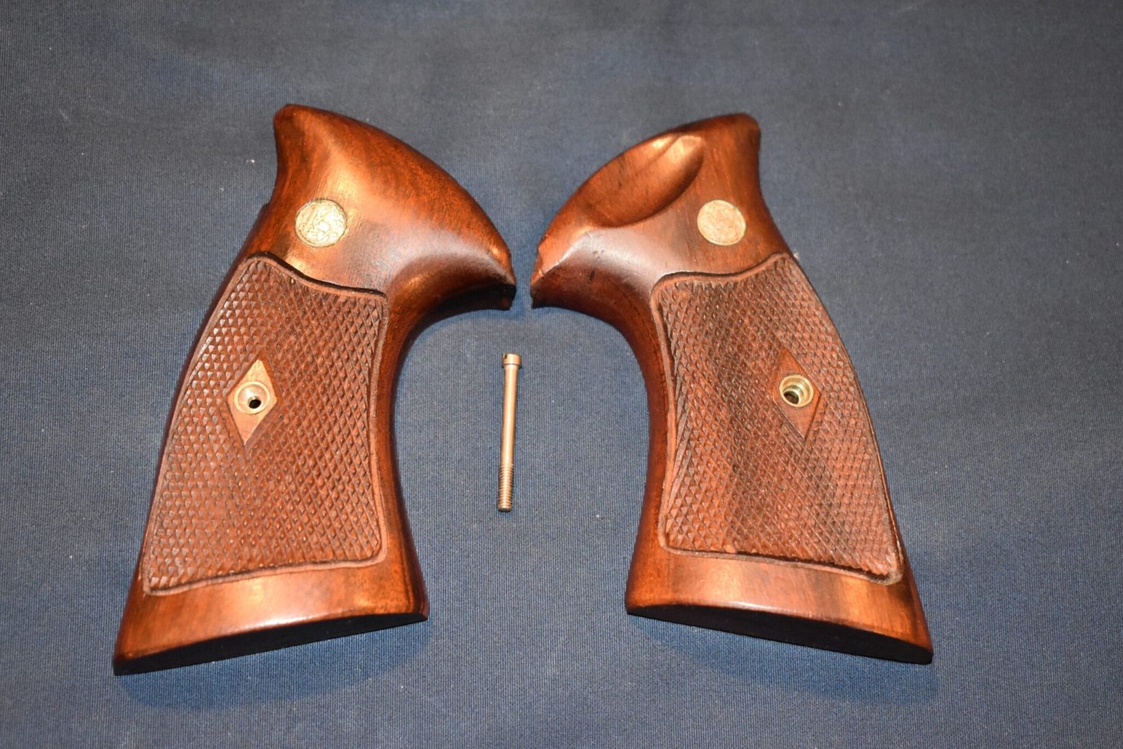 SMITH & WESSON N FRAME "COKE BOTTLE" GRIPS SWNCB5