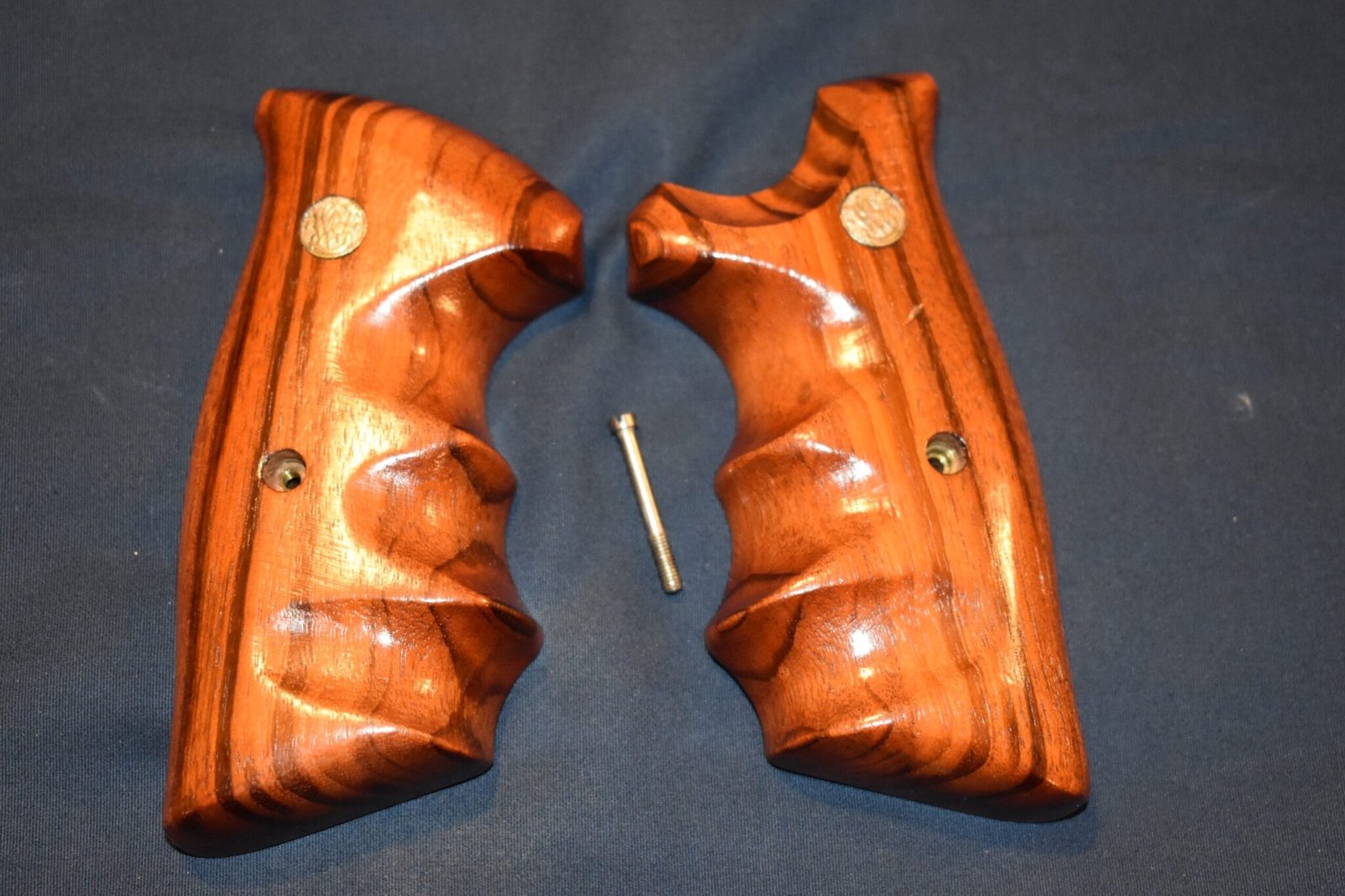 SMITH & WESSON N FRAME SQUARE BUTT COMBAT GRIPS SWNSQC6