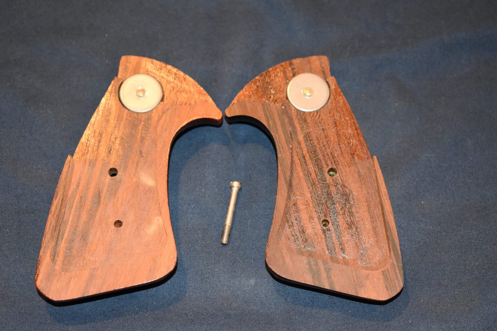 SMITH & WESSON J FRAME TARGET GRIP JT18 - Image 3