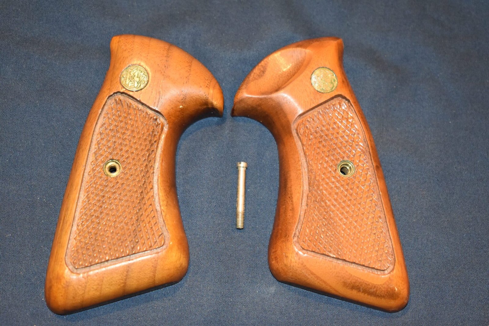 SMITH & WESSON J FRAME TARGET GRIP JT19