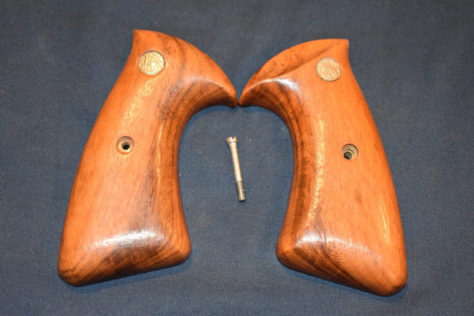 SMITH & WESSON J FRAME TARGET GRIP JT21
