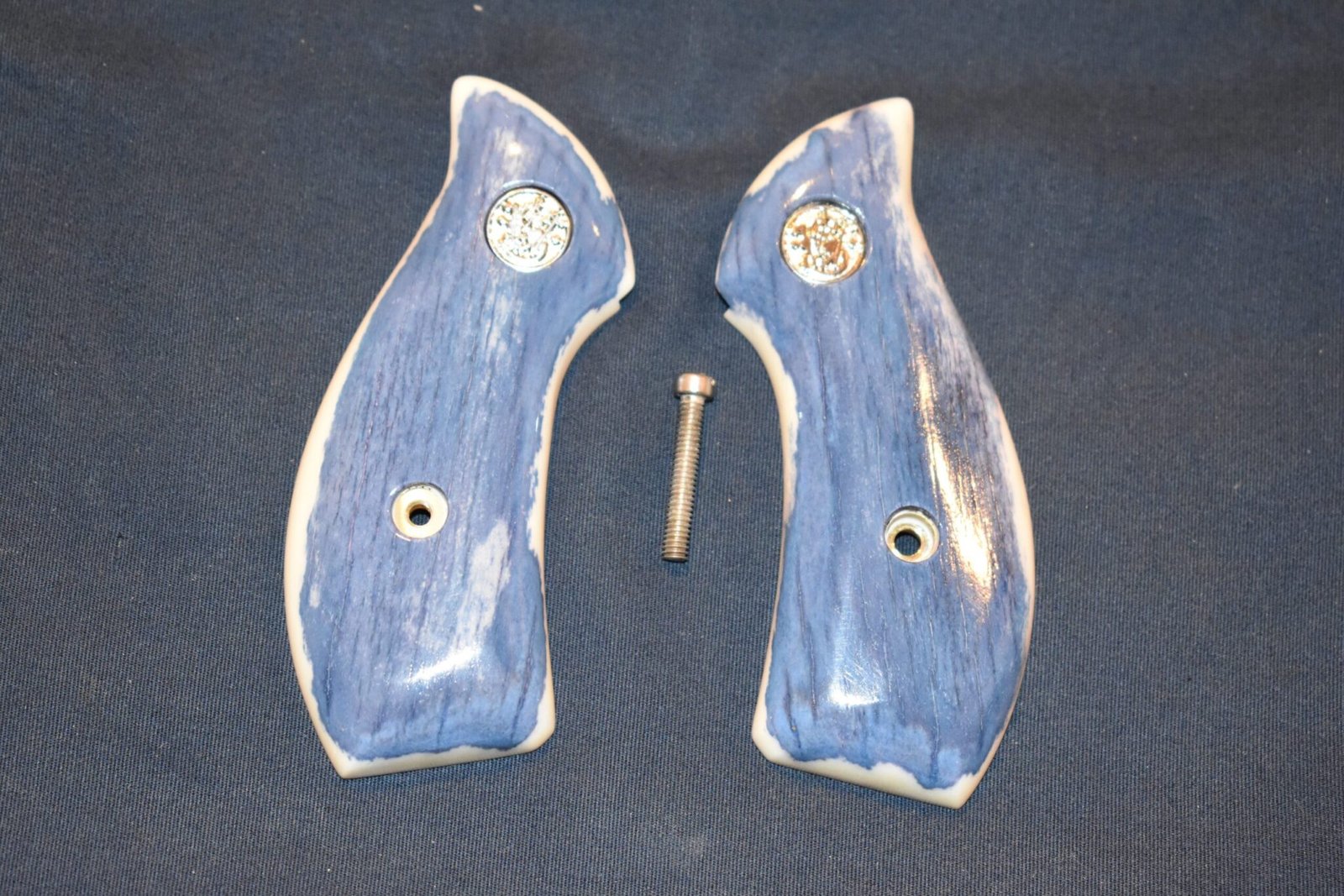 SMITH & WESSON J FRAME GIRAFFE BONE GRIPS JGB13
