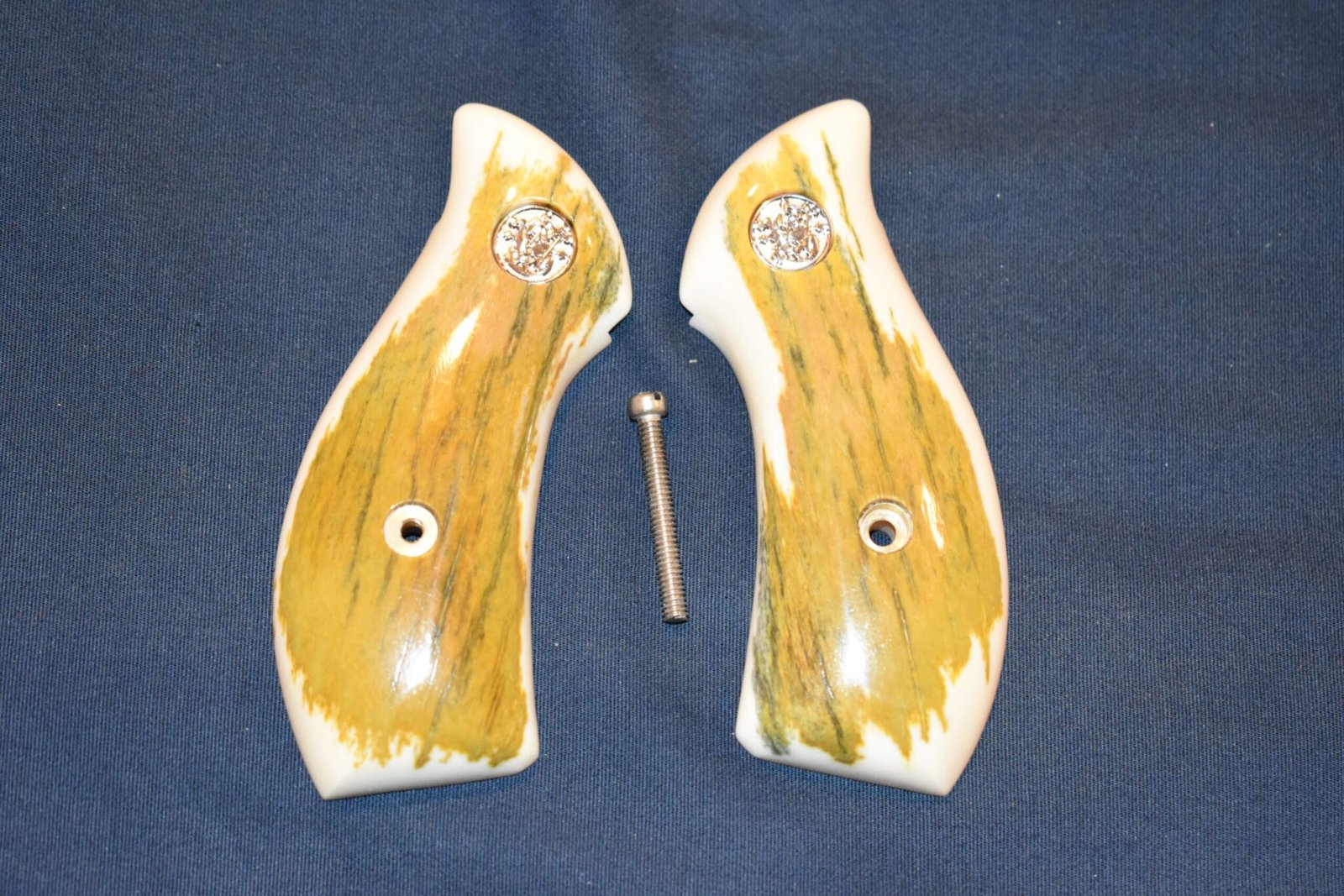 SMITH & WESSON J FRAME PREMIUM GRADE GIRAFFE BONE GRIPS JGB14