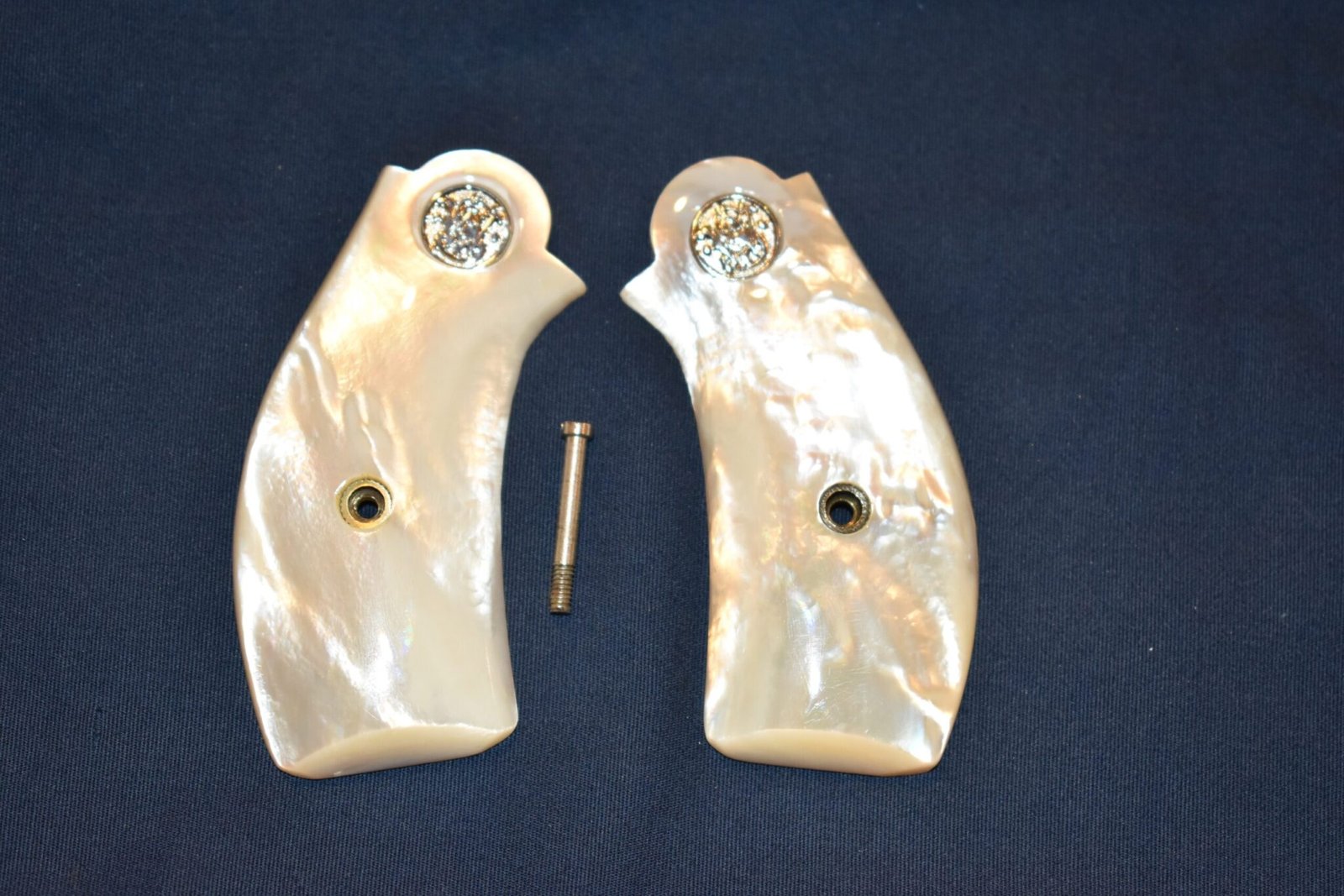 SMITH & WESSON J FRAME MOTHER OF PEARL GRIPS JMOP2